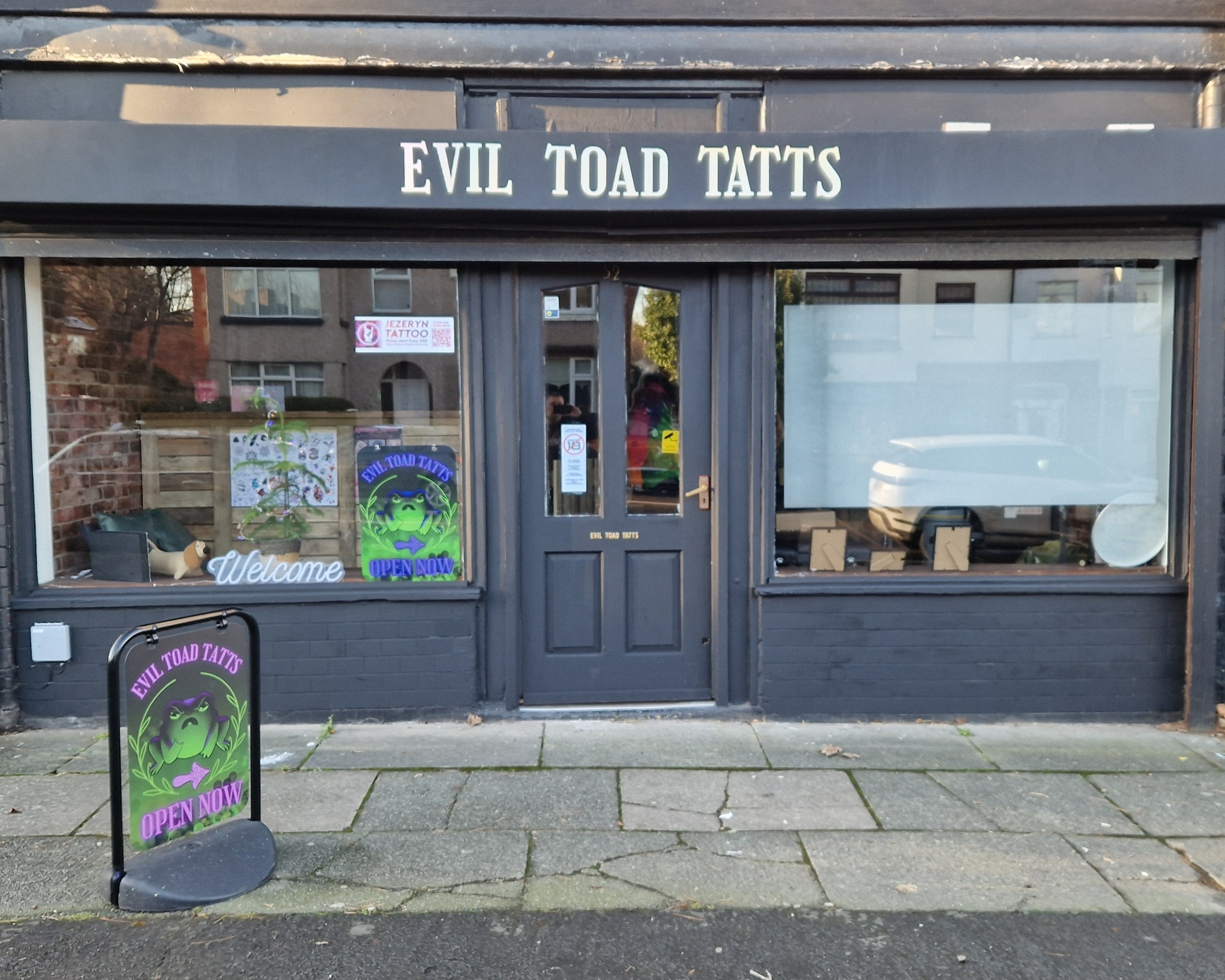 evil toad tatts shop front
